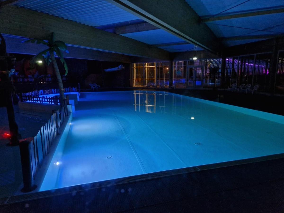 Vechtdalchalet De Berk, 5 Sterrenpark Capfun Stoetenslagh Rheezerveen Екстер'єр фото